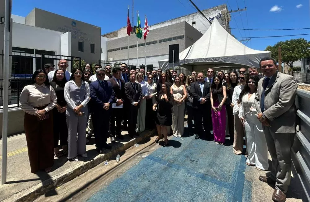 OAB Patos realiza ato em frente ao Fórum Miguel Sátyro e cobra melhorias na 3ª Vara da Família