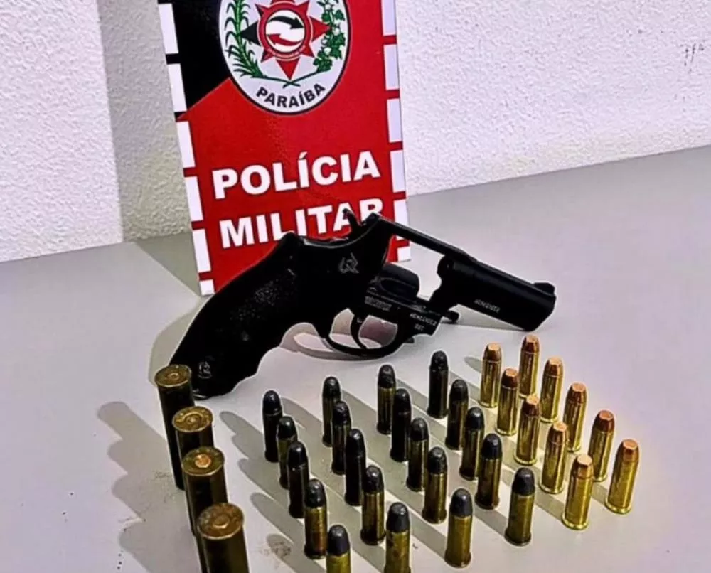 Homem é preso com revólver e mais de 30 munições no bairro Bivar Olinto, em Patos