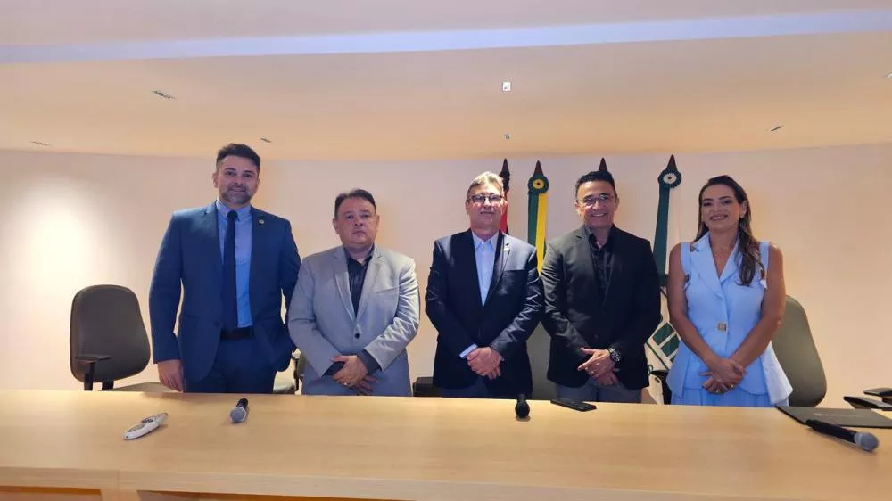 CRM-PB homenageia médicos de Patos em solenidade marcada por reconhecimento e valorização da medicina