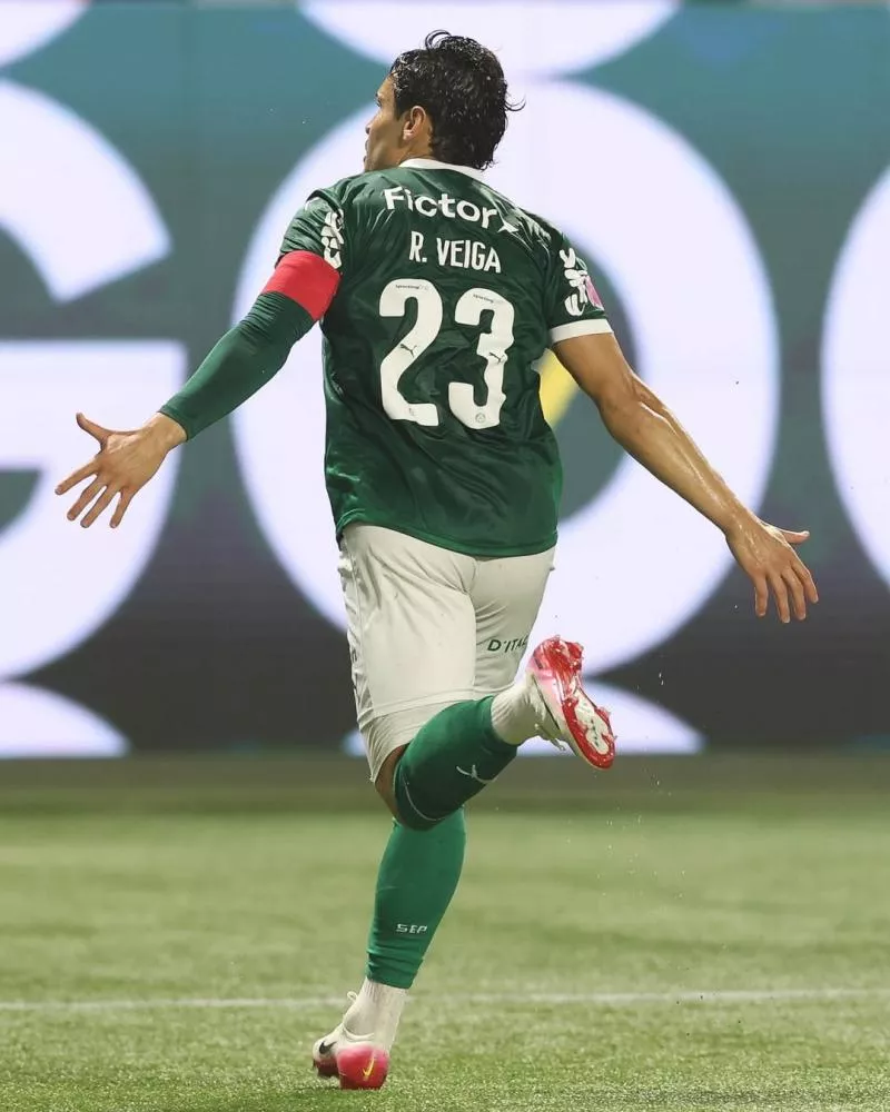 Palmeiras goleia Juventude e abre vantagem sobre o Flamengo na liderança do Brasileirão