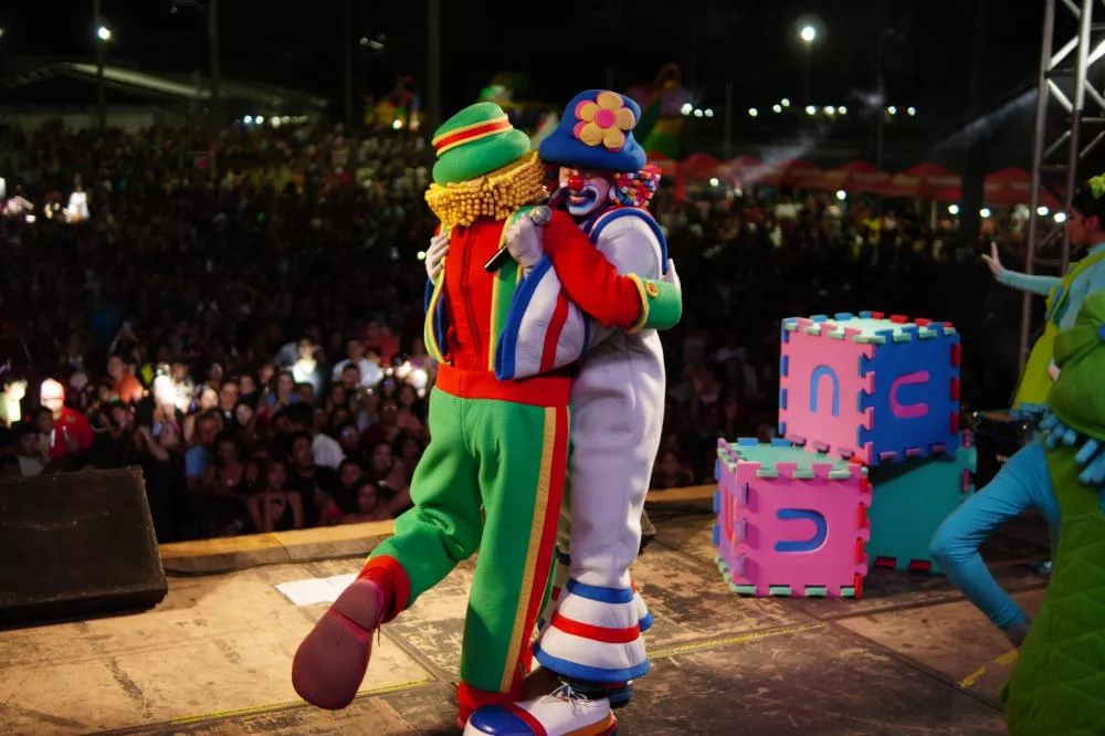 Festa das Crianças encanta gerações e lota o Terreiro do Forró em Patos com show de Patati Patatá