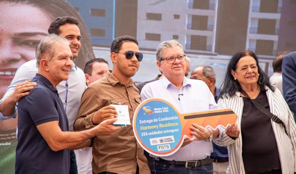 Ao lado de João e Lucas, Nabor participa de agenda em Campina Grande