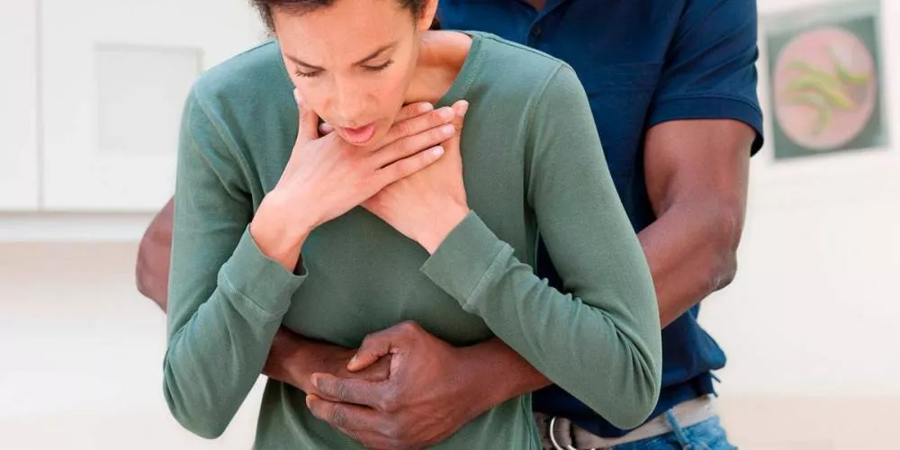 Lei obriga bares e restaurantes na Paraíba a treinarem funcionários na manobra de Heimlich