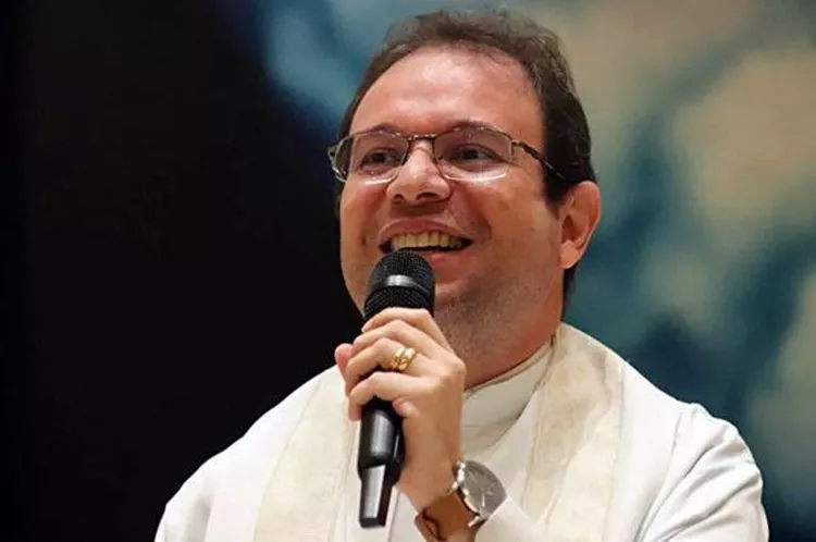 Padre Fabrício Dias agradece ao bispo Dom Eraldo e celebra retorno à Paróquia São Sebastião, em Patos: “Volto para servir ao povo de Deus”