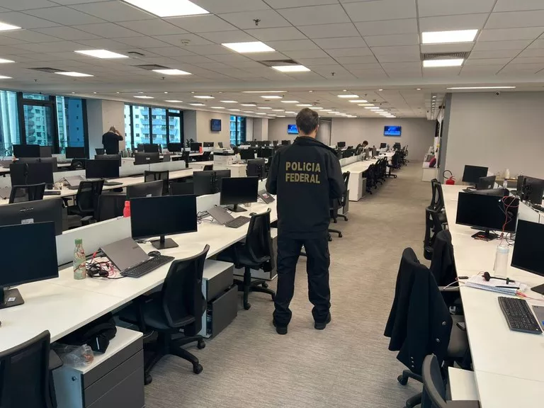 Justiça autoriza bloqueio de bens do BRB e do Banco Master