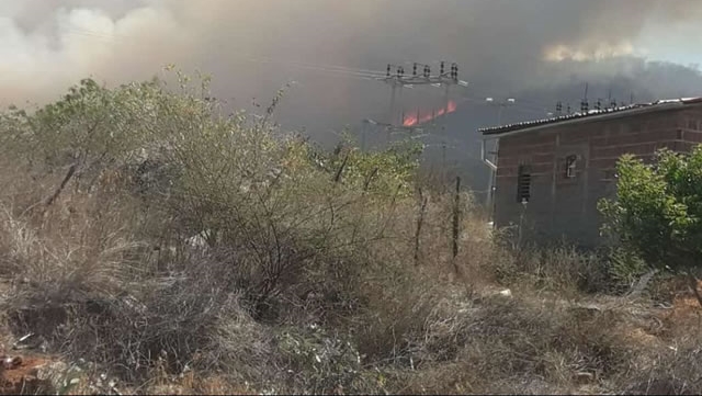 Incêndio assusta moradores de cidade sertaneja. Veja