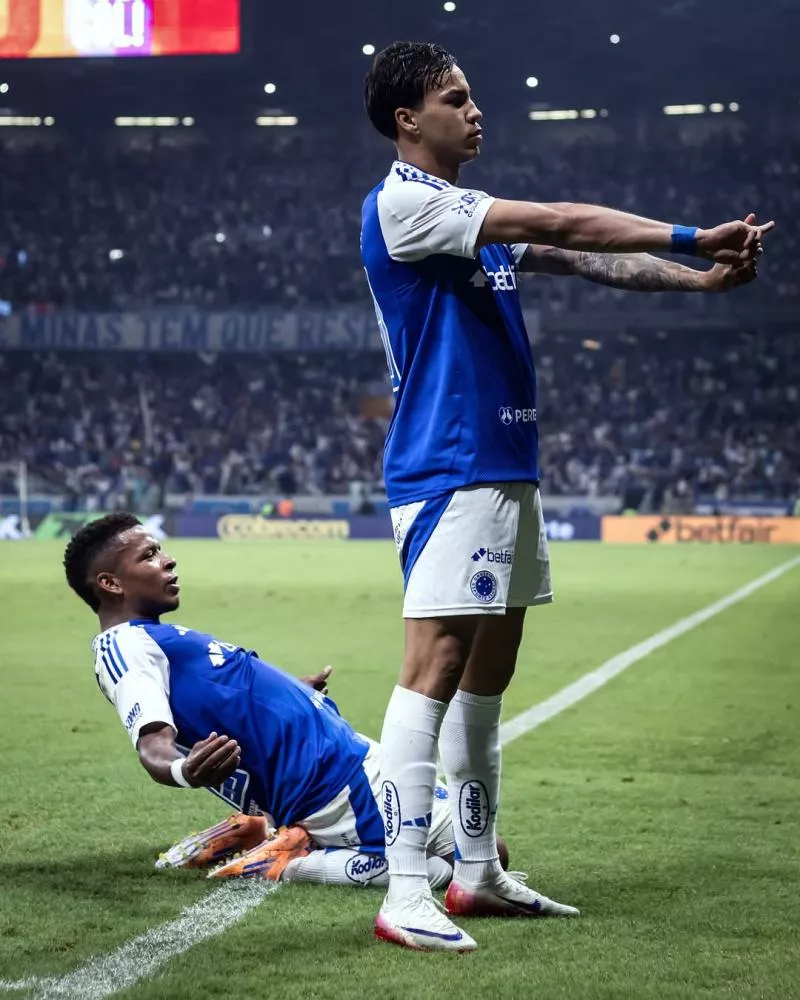 Cruzeiro atropela Corinthians com show de Kaio Jorge e garante vaga na fase de grupos da Libertadores