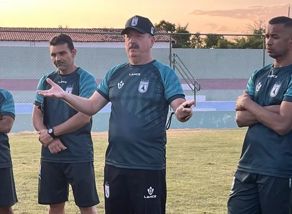 Leandro Campos pede demissão e não comanda mais o Sousa