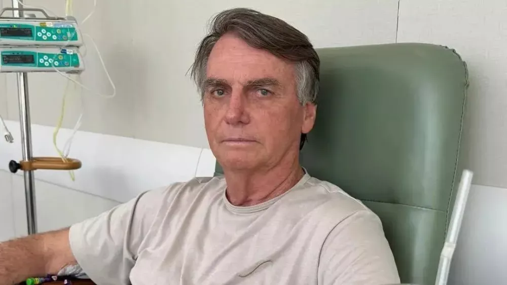 Moraes autoriza ida de Bolsonaro a hospital para fazer exames