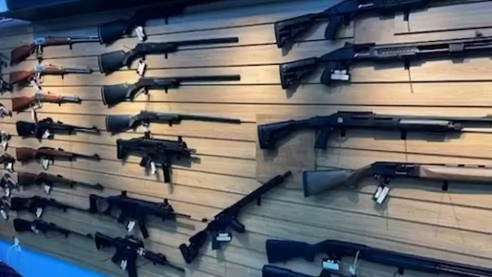 Criminosos invadem clube de tiro e furtam cerca de 50 armas de fogo e 3 mil munições, em Esperança