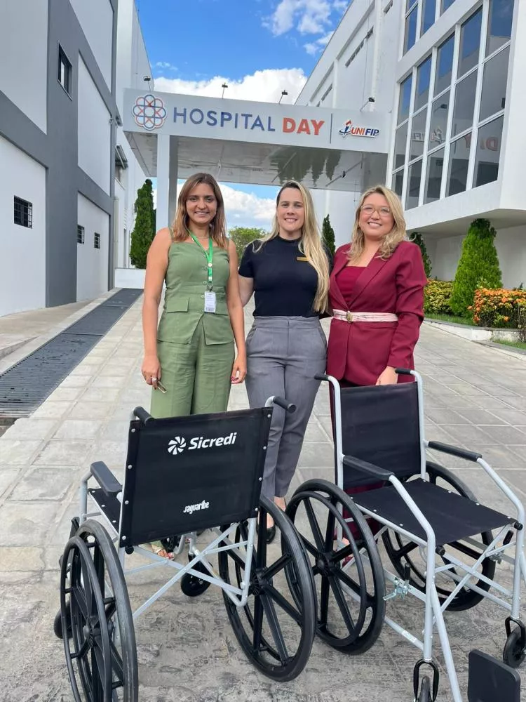 Hospital Day UNIFIP e Sicredi Patos realizam ação social com sorteio de cadeira de rodas