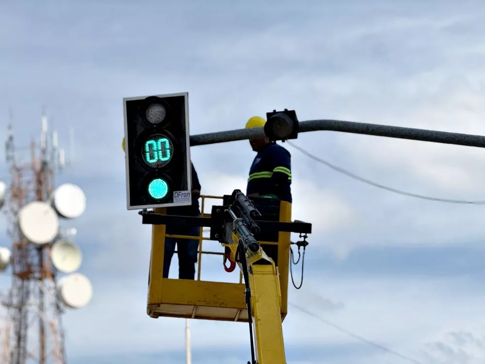 STTRANS inicia a implantação de semáforos com temporizador e reforça segurança no trânsito de Patos