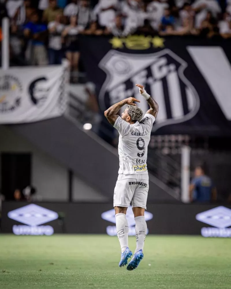 São Paulo vence a Ponte Preta e avança no Paulistão; Santos se classifica com goleada e volta de Neymar