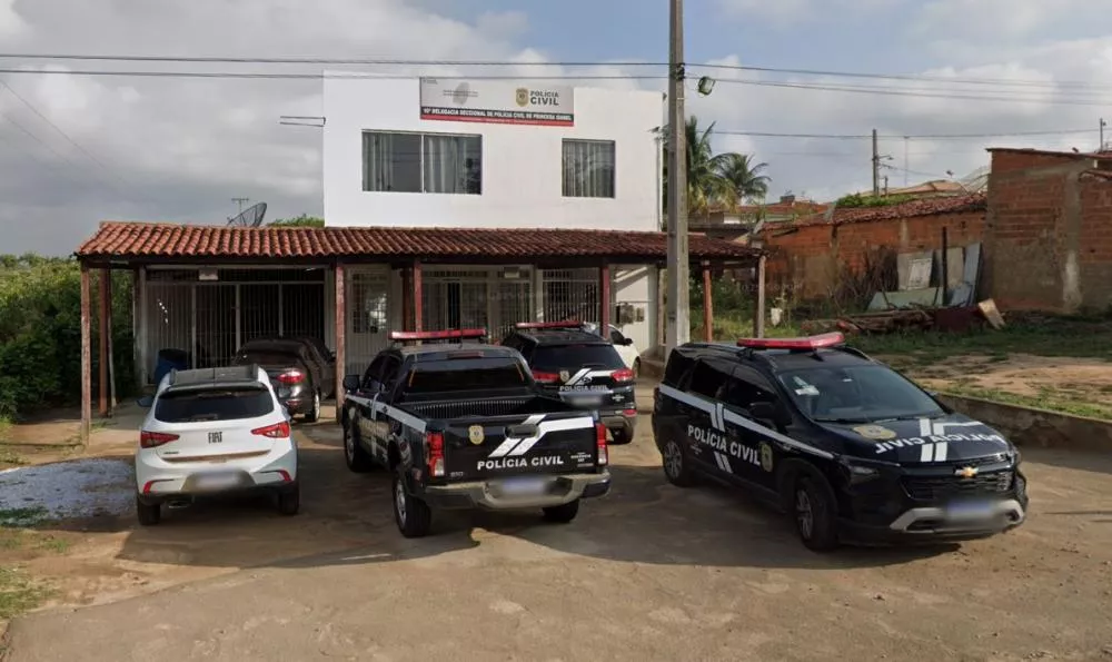 Homem é preso após espancar idoso por causa de corrente de pescoço em Princesa Isabel