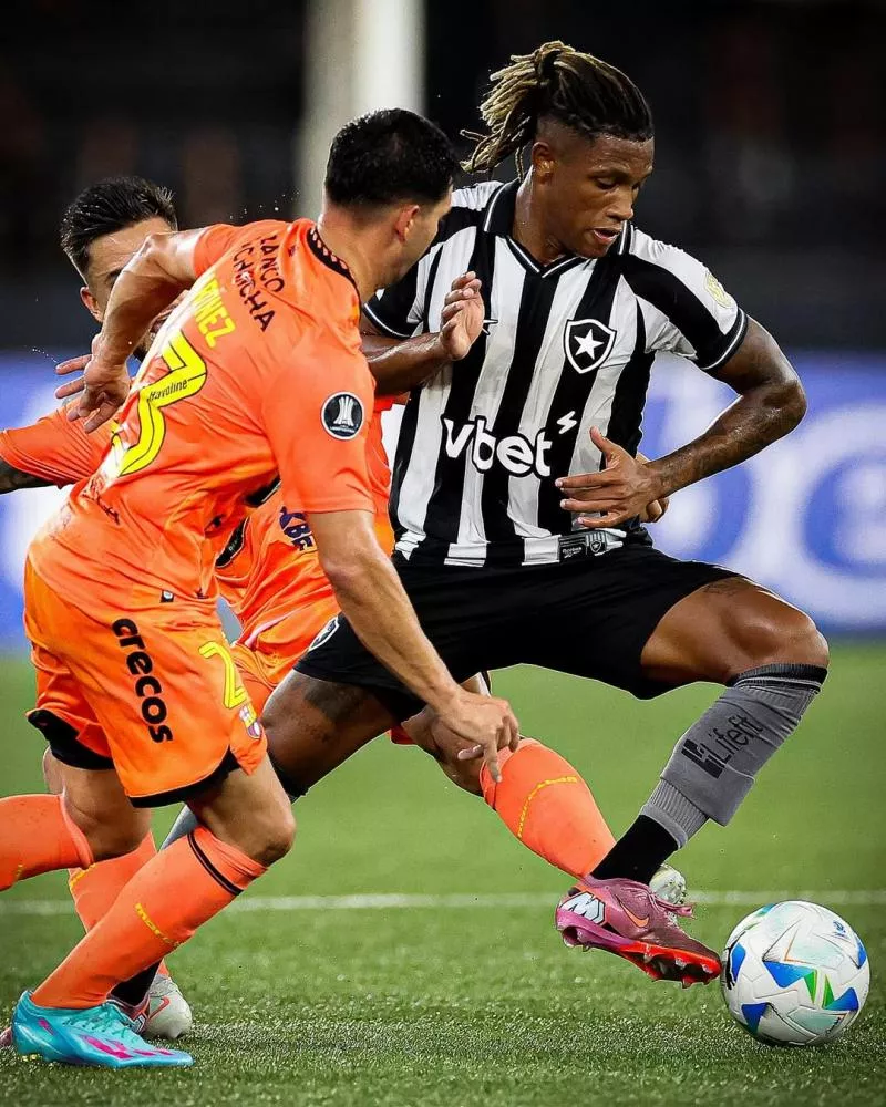 Botafogo perde para o Barcelona no Nilton Santos, cai na Libertadores e é vaiado pela torcida