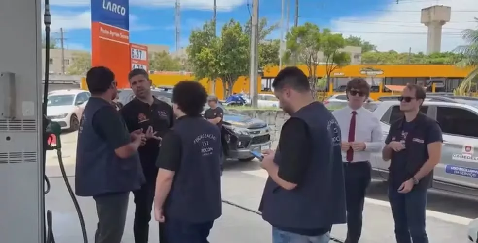 Dois postos de gasolina são autuados em operação contra aumento irregular nos preços de combustíveis, na Paraíba