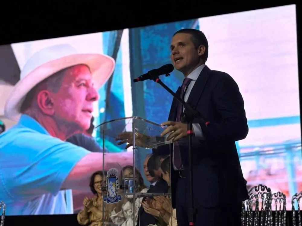 Hugo Motta diz que saída de Nabor da Prefeitura é “missão maior” e projeta disputa ao Senado