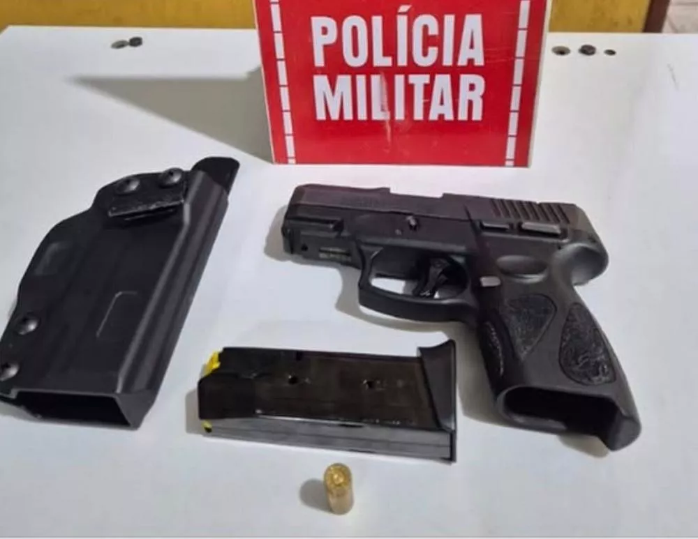 Motorista é preso com arma de fogo e veículo com restrição após direção perigosa em Catolé do Rocha