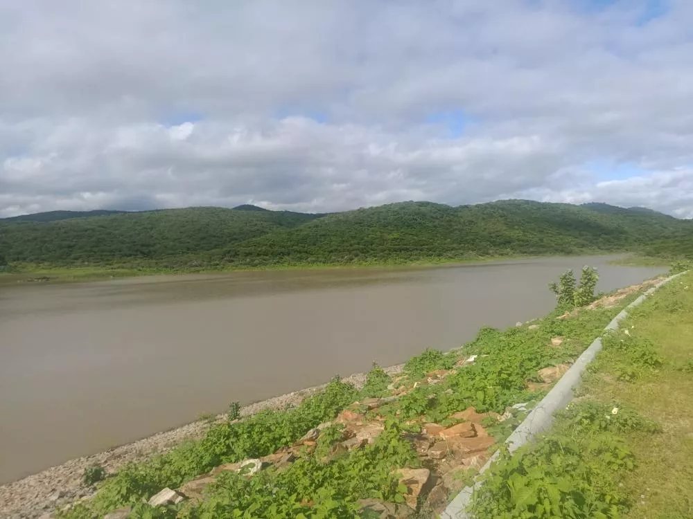 Chuvas elevam o volume da Barragem de Capoeira, que recebe mais de 11 milhões de metros cúbicos em dois meses e chega a 28%