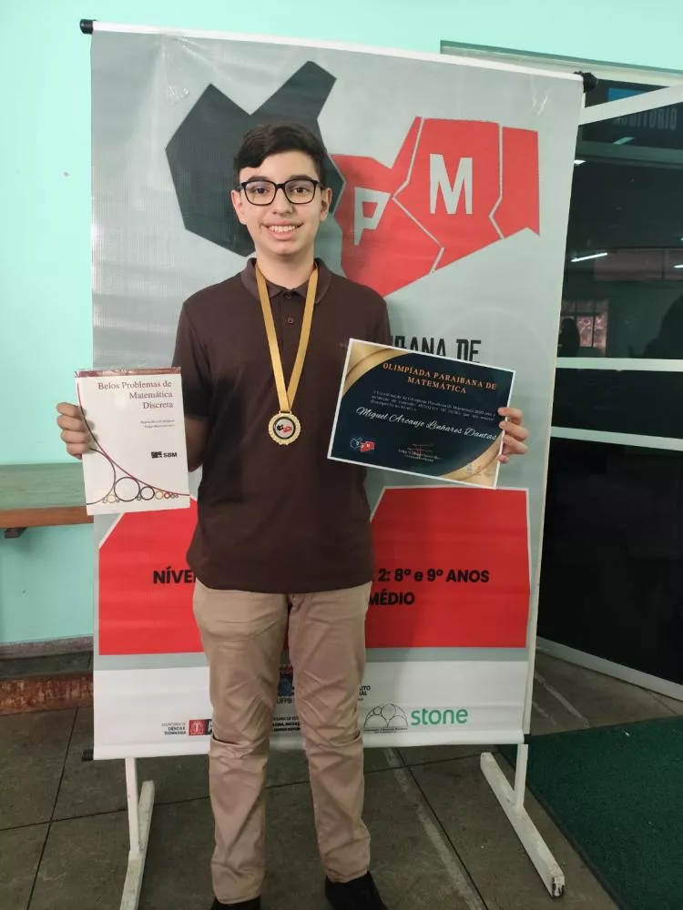 Miguel Arcanjo conquista ouro na Olimpíada Paraibana de Matemática e destaca Vista Serrana no cenário educacional