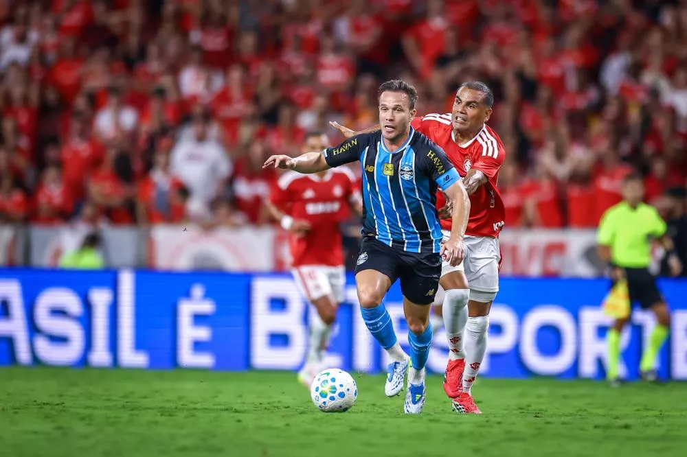 Inter e Grêmio não saem do 0 a 0 no GreNal 452, e Luís Castro segue pressionado após quinto jogo sem vitória