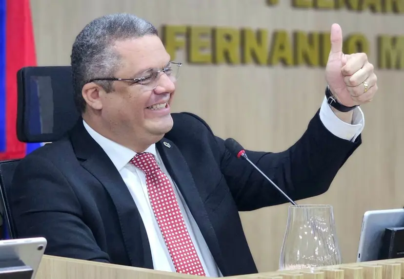 Prefeito eleito e afastado, Edvaldo Neto pede retorno à Câmara de Cabedelo