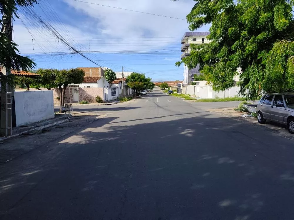 Moradora relata uso frequente da contramão em rua onde jovem morreu em acidente, em Patos