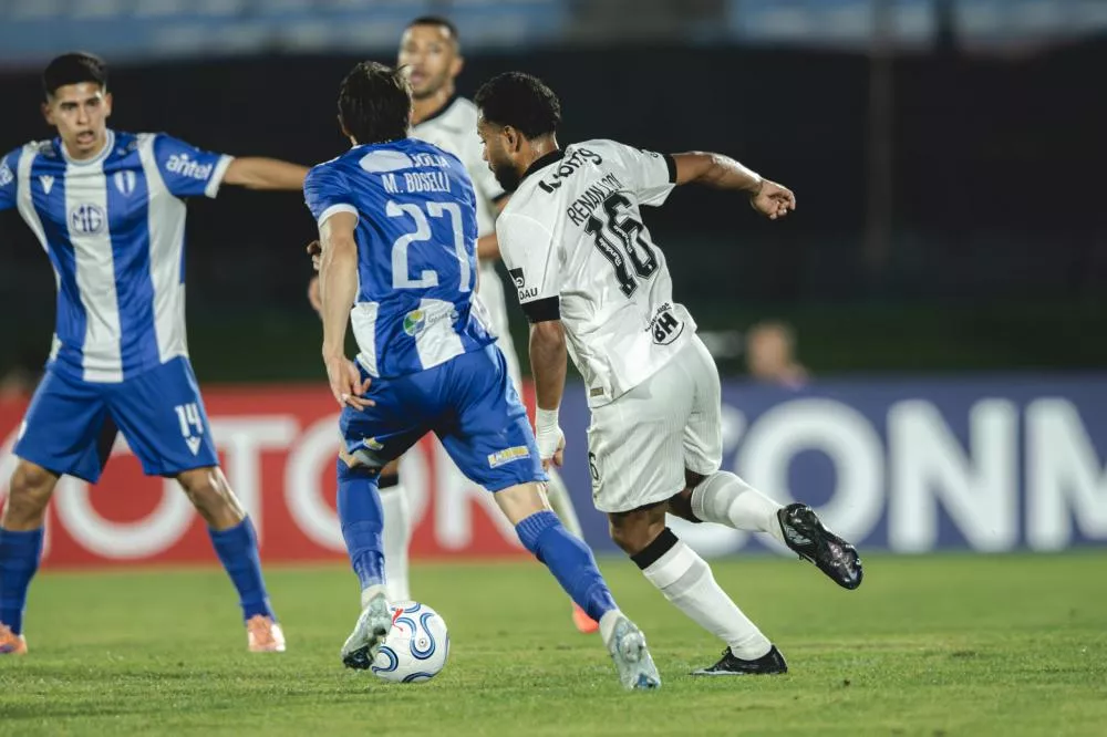 Atlético-MG abre 2 a 0, mas cede empate para o Juventud e se complica na Sul-Americana