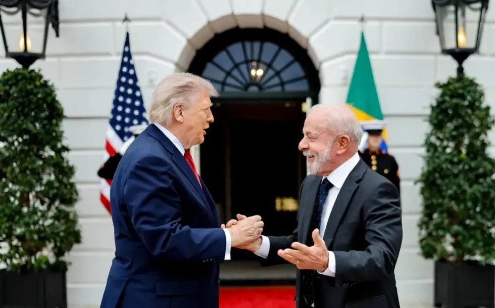 Lula propõe a Trump 30 dias para resolver tarifaço