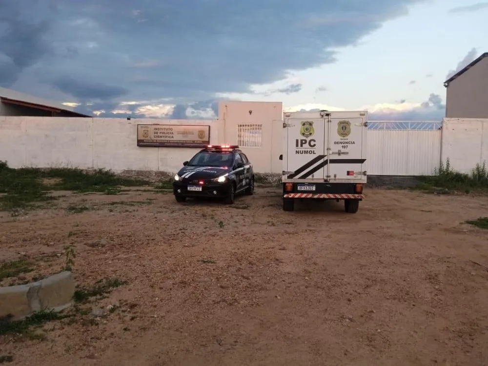 Corpo em estado de esqueletização é encontrado enterrado em área de mato em Areia de Baraúnas