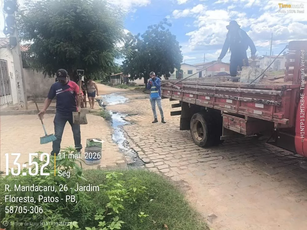 Prefeitura inicia reparos em galeria estourada no bairro Sete Casas, em Patos, após reclamação de moradores