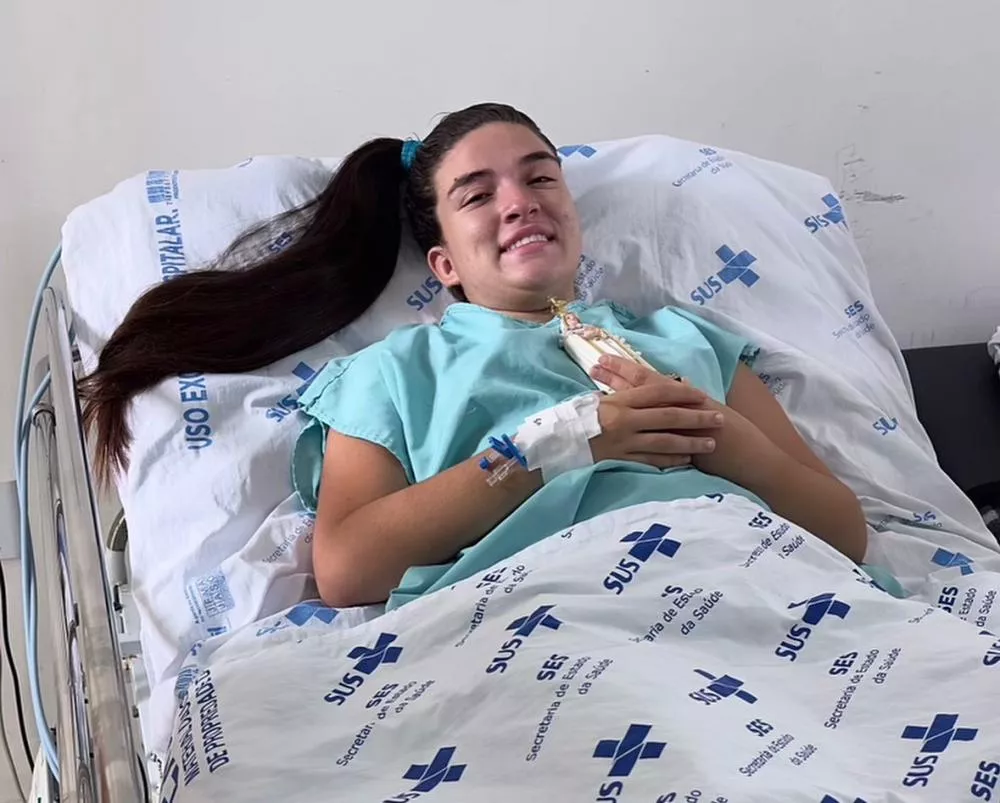 Adolescente recebe alta hospitalar após grave acidente em Patos: “Maria Rita é nosso milagre vivo”, diz a mãe