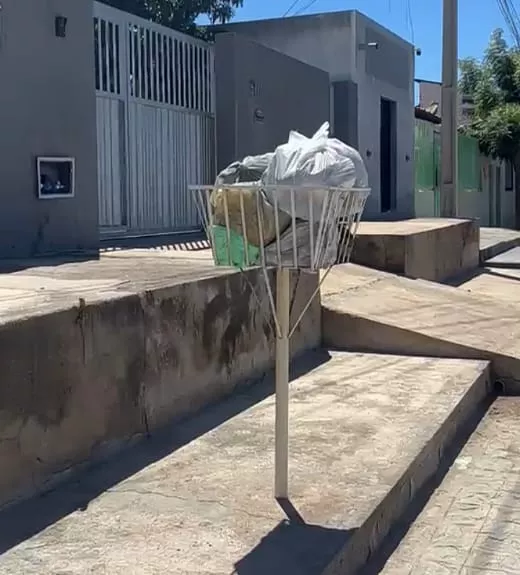 Moradores do Conjunto Noé Trajano, reclamam da falta de coleta de lixo, e secretário da Prefeitura de Patos afirma que demanda será resolvida