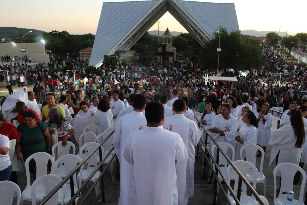 Diocese de Patos reúne autoridades para definir últimos detalhes da Festa de Pentecostes 2026