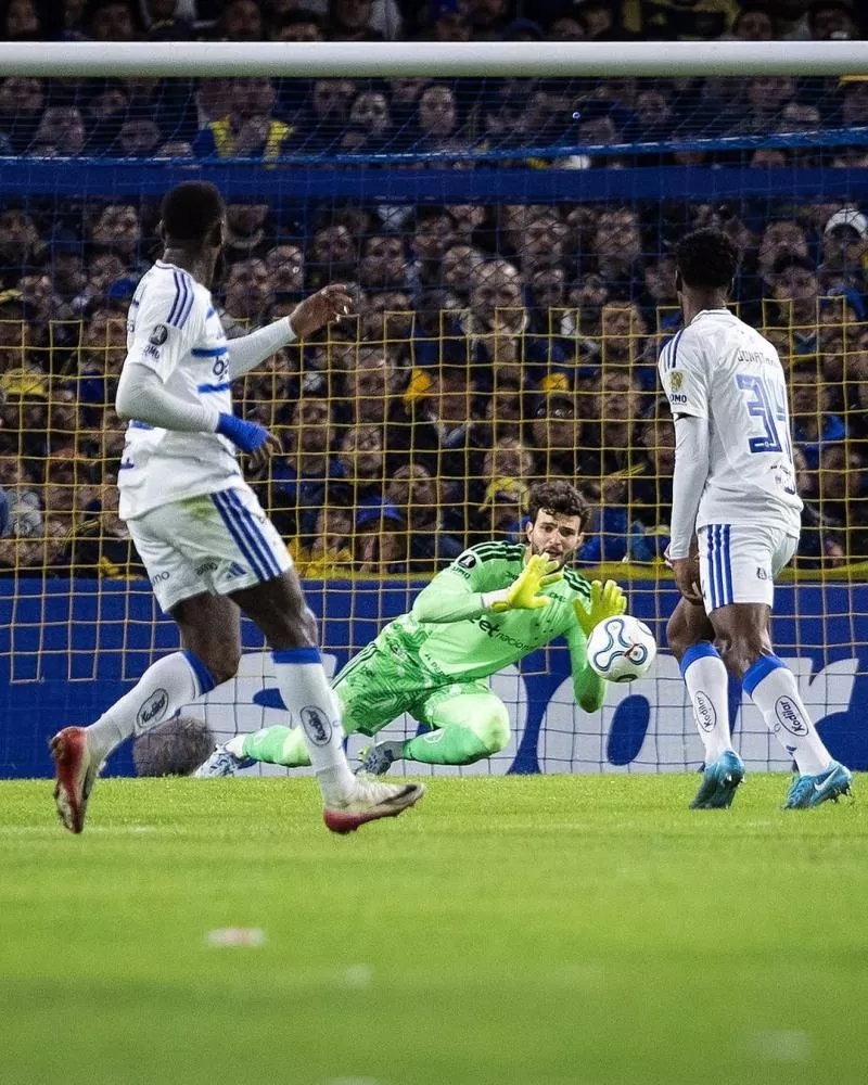 Otávio brilha, Cruzeiro segura Boca Juniors com um a menos e agora 'seca' Católica para seguir líder na Libertadores