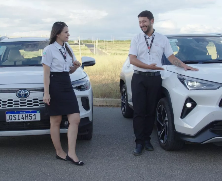 Brazauto destaca tecnologia, economia e conforto dos SUVs Toyota Yaris Cross e Corolla Cross em nova campanha na Paraíba