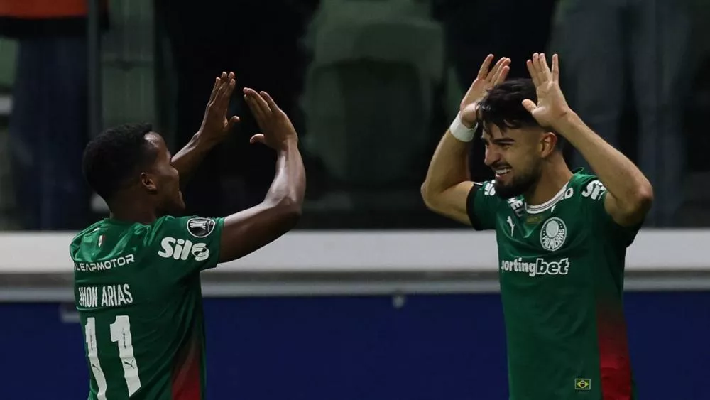 Com show de Flaco e dois de Arias, Palmeiras atropela o Junior Barranquilla e vai às oitavas da Libertadores