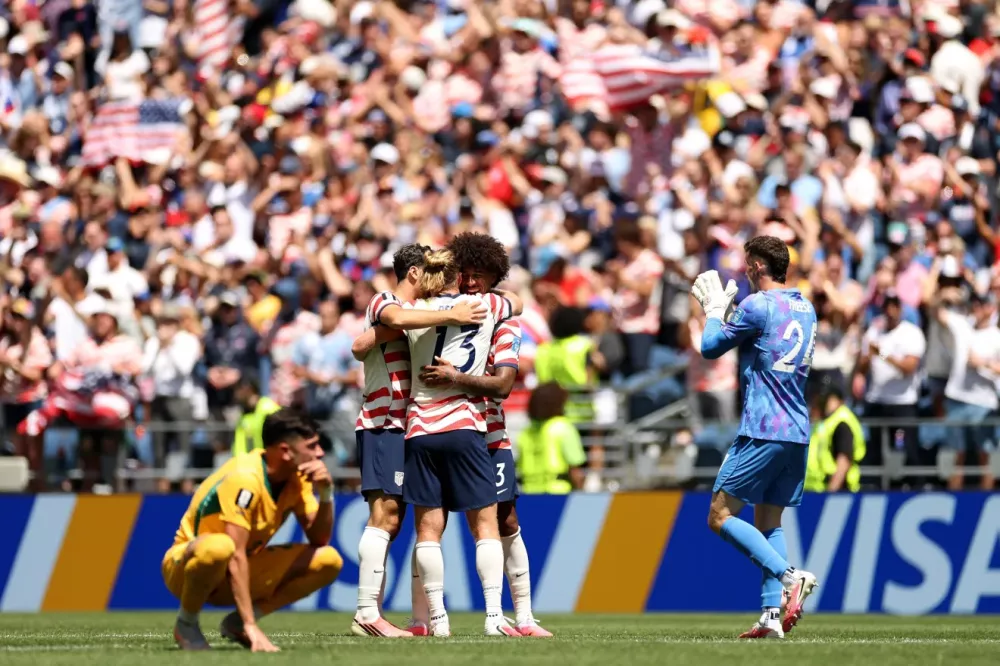 Estados Unidos vencem Austrália mesmo sem 'LeBron James do futebol' e avançam ao mata-mata da Copa do Mundo