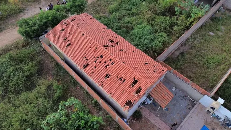 Explosão em obra da Transposição do São Francisco atinge mais de 40 casas em Uiraúna e assusta moradores