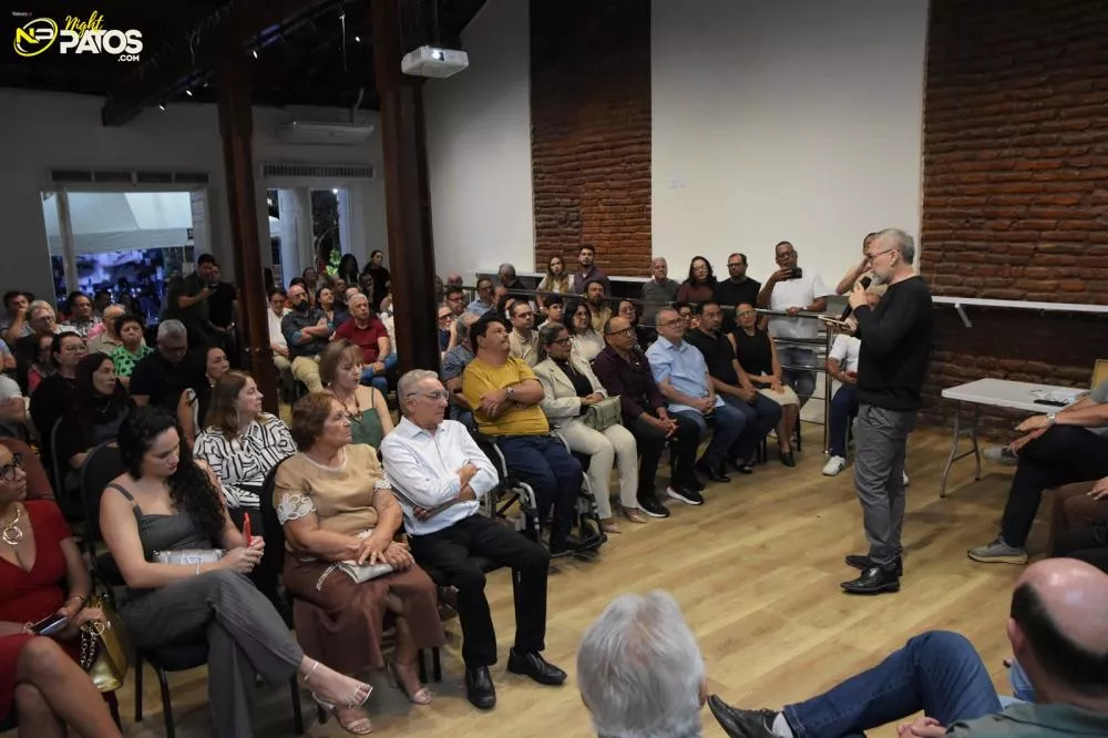 Lançamento do livro SÓS reúne literatura, música e celebração da cultura patoense