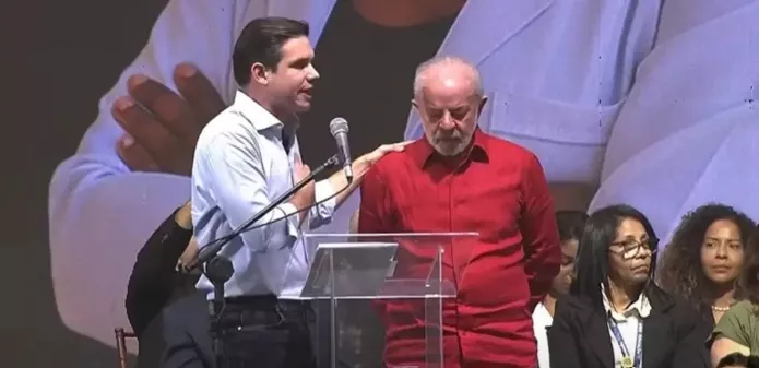 Deputado Hugo Motta recebe de Lula projeto de aumento do teto do MEI para R$ 140 mil