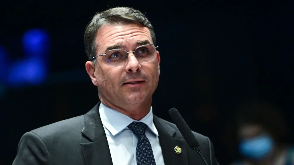 Juiz nega pedido do PSol e libera carreata de Flávio Bolsonaro em Campina Grande
