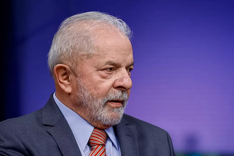 Lula critica carta de Flávio Bolsonaro aos EUA e acusa família de agir contra interesses do Brasil
