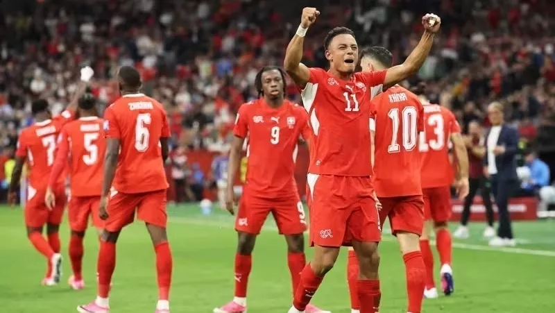 Suíça domina a Argélia, se classifica e aguarda Colômbia ou Gana nas oitavas de final da Copa