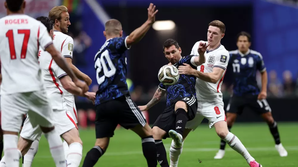 Argentina vira sobre Inglaterra, despacha rival e vai buscar bi da Copa contra Espanha
