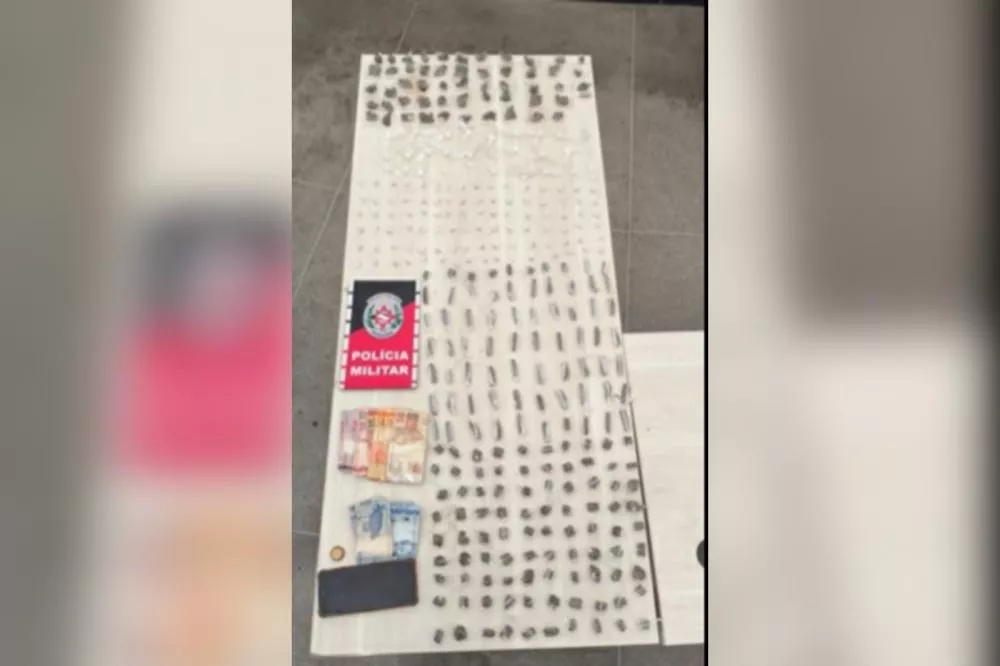 Força Tática apreende drogas e prende três suspeitos durante operação em Cajazeiras