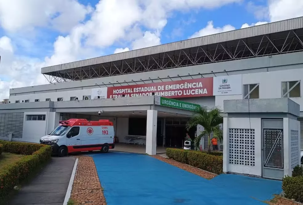Motorista foge após atropelar produtor de eventos em calçada de João Pessoa