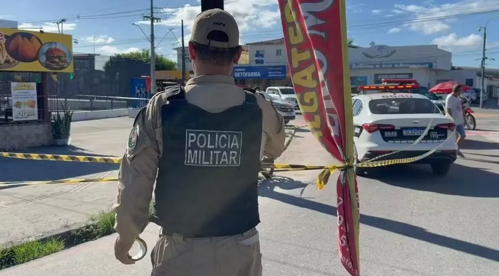 Jovem é morto a tiros quando seguia para almoço com familiares em João Pessoa