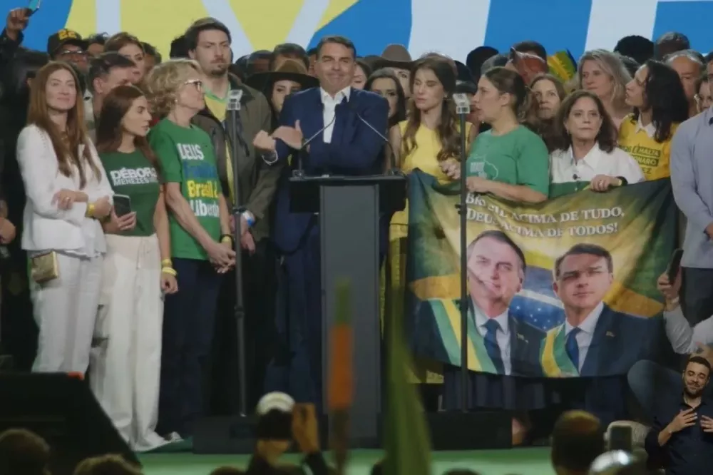 Vídeo de Michelle, Bolsonaro de IA e presença de Milei: o que marcou lançamento de Flávio à Presidência