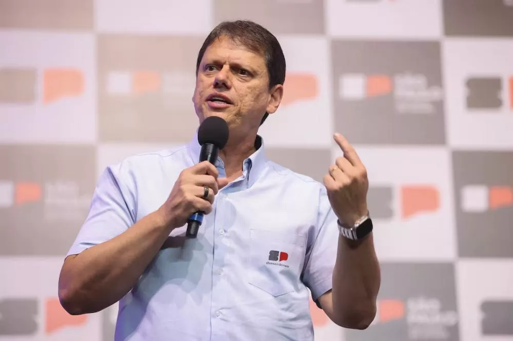 “O PT nunca governou São Paulo e não vai”, diz Tarcísio em convenção